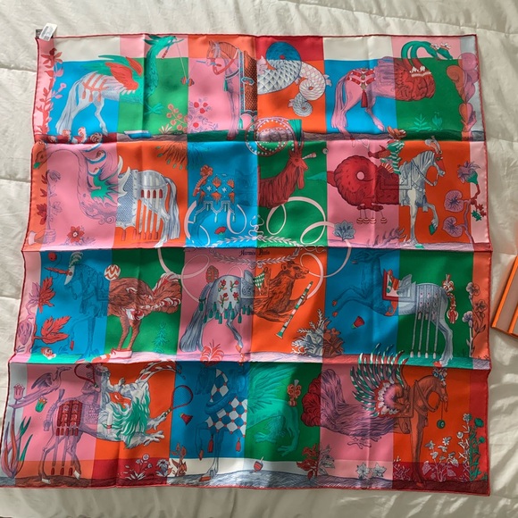 Hermes Accessories - Hermès 90 cm scarf